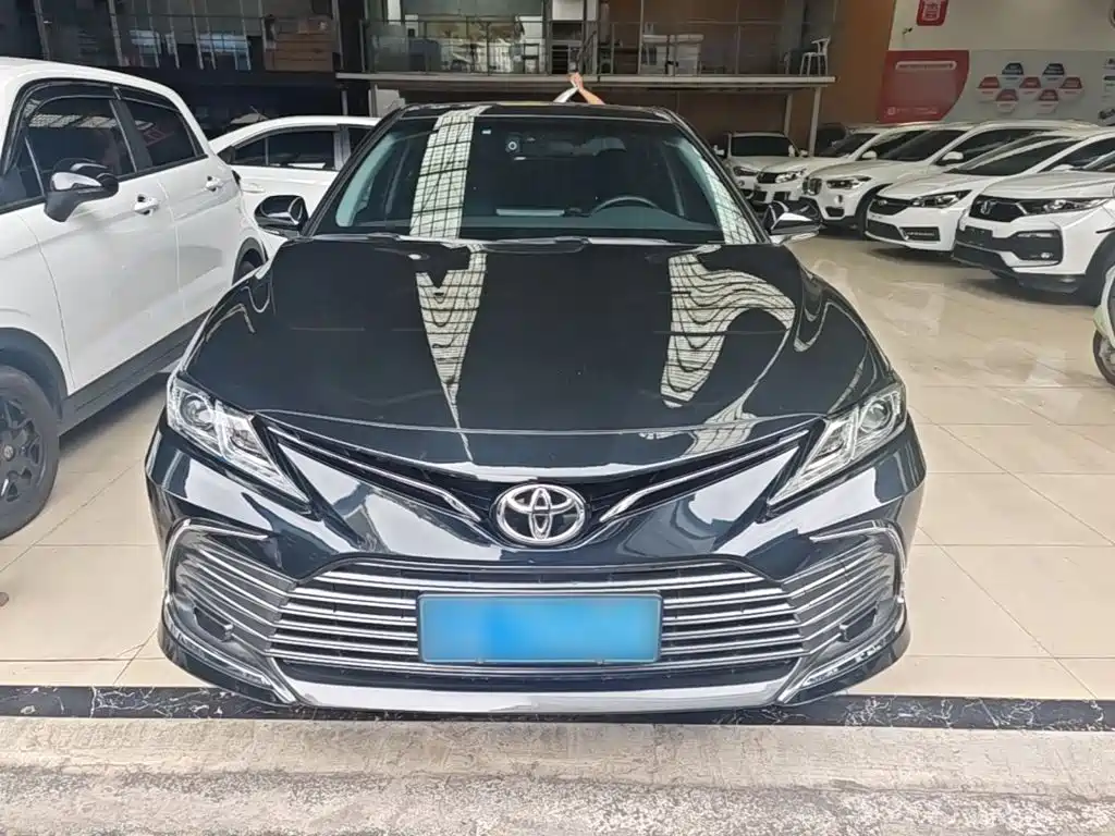 Toyota Camry — миниатюра 3