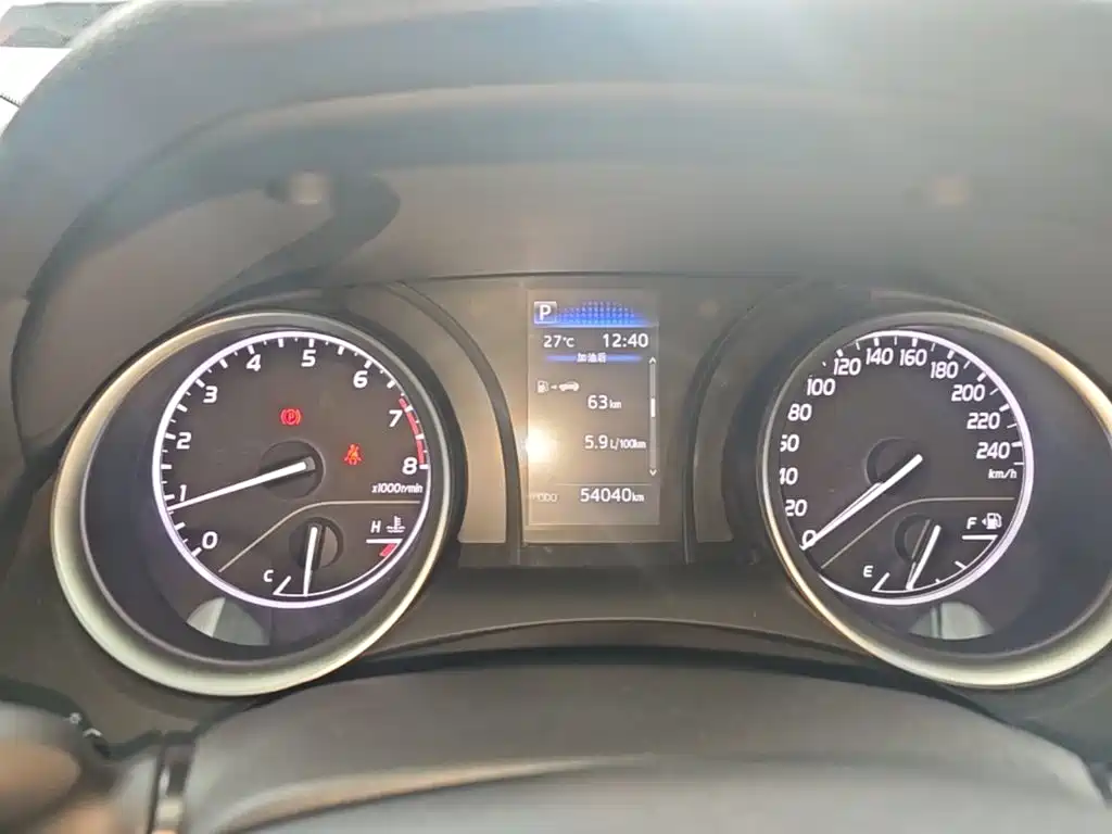 Toyota Camry — миниатюра 12