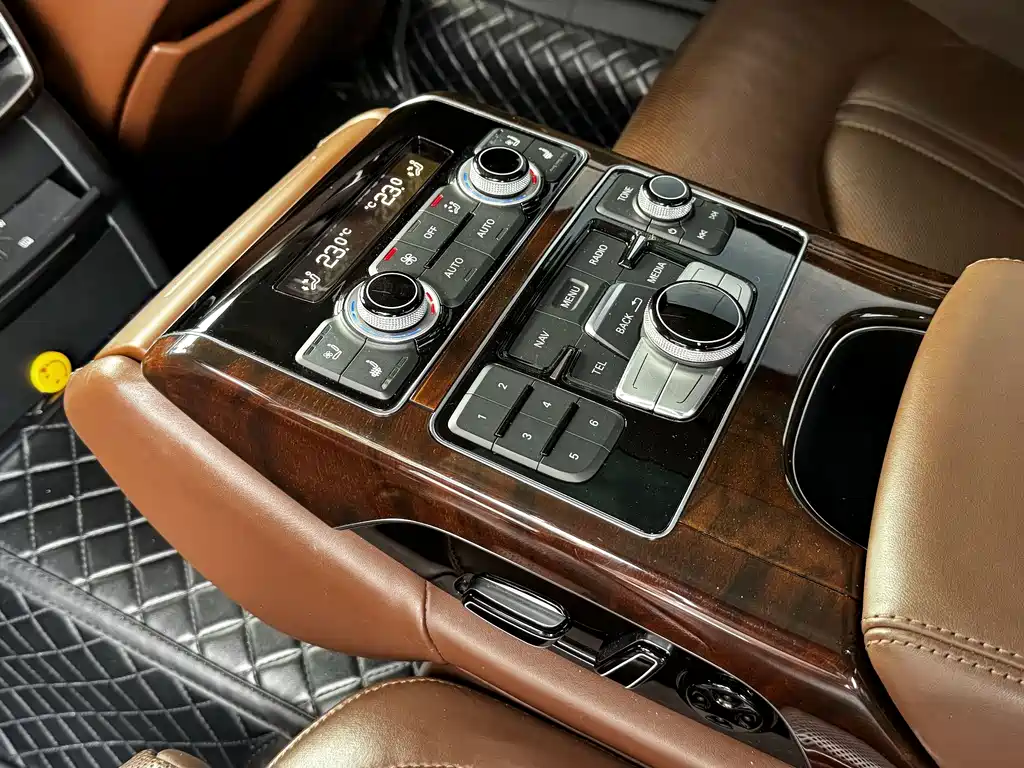 Audi A8 — миниатюра 13