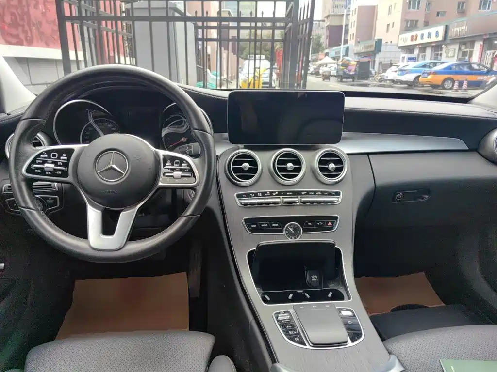 Mercedes-Benz C-Class — миниатюра 5