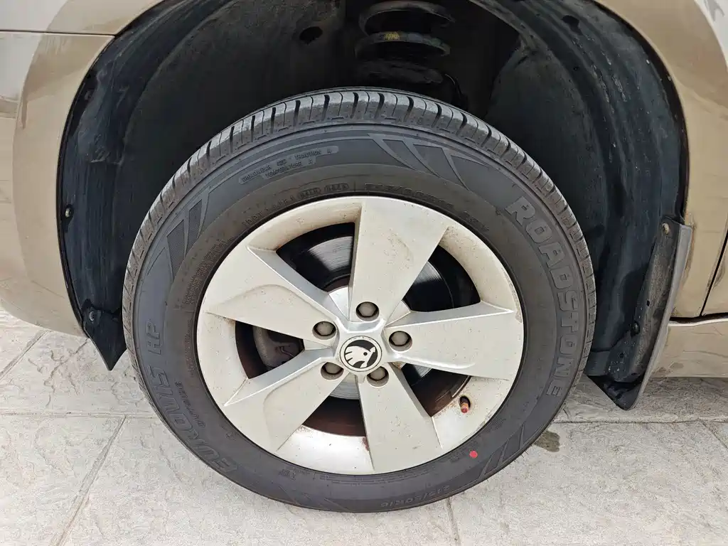 Skoda Yeti — миниатюра 15