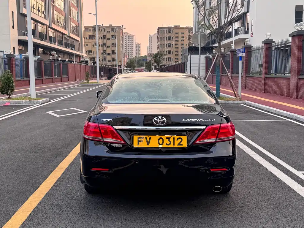 Toyota Camry — миниатюра 5