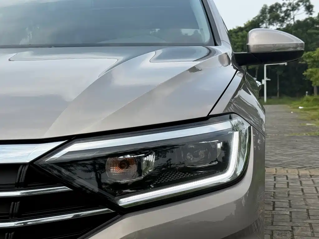 Volkswagen Sagitar — миниатюра 12