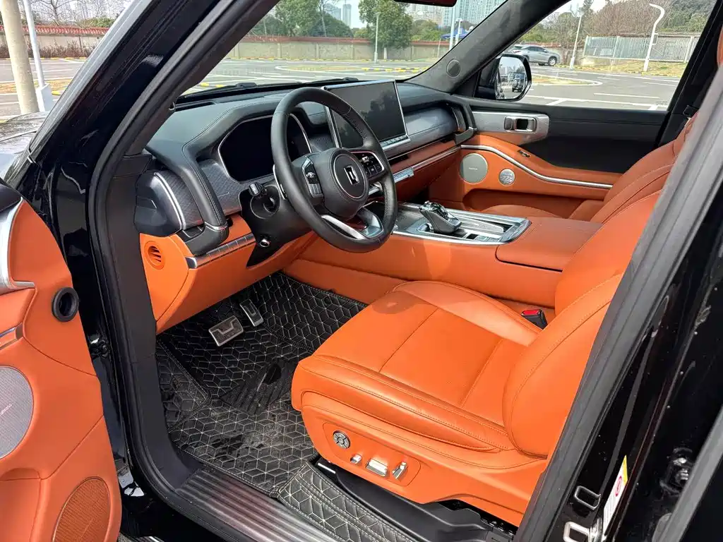 TANK TANK 700 NEW ENERGY