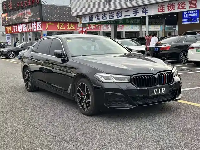 BMW 5 SERIES