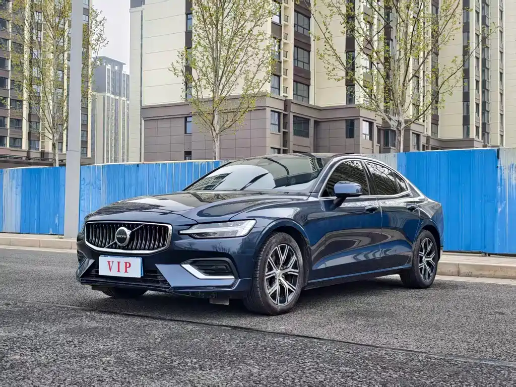 Volvo S60 2025
