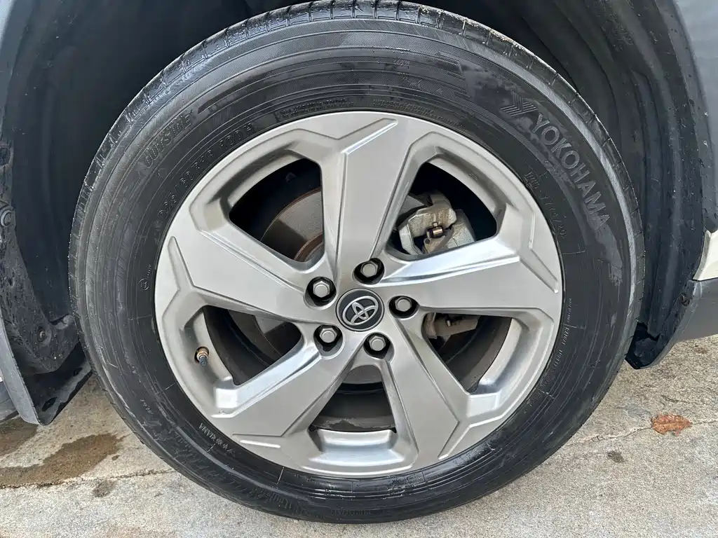 TOYOTA RAV4 RONGFANG