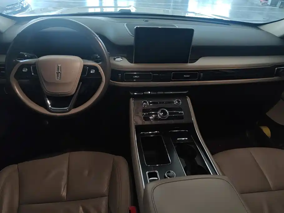 Lincoln Aviator (Import) — миниатюра 12