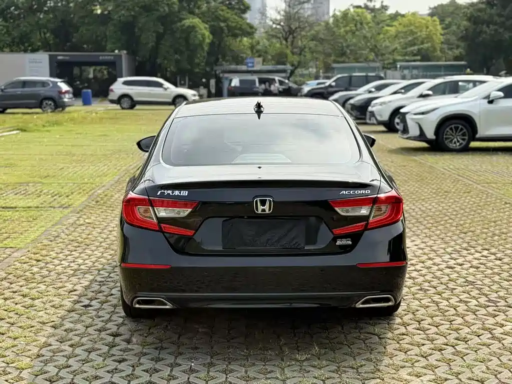 Honda Accord — миниатюра 9