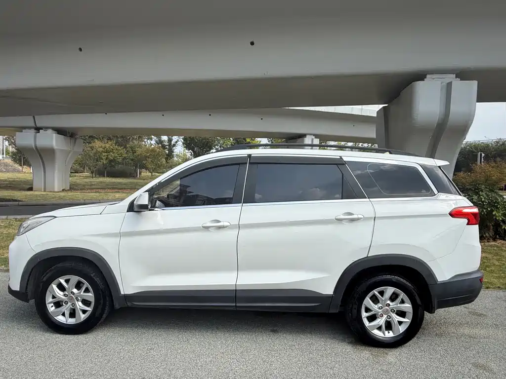 Wuling Hongguang S3 — миниатюра 3