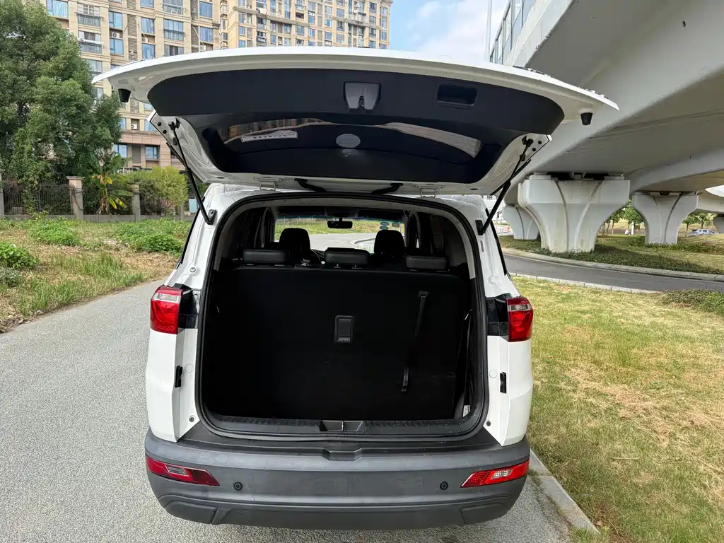 Wuling Hongguang S3 — миниатюра 12