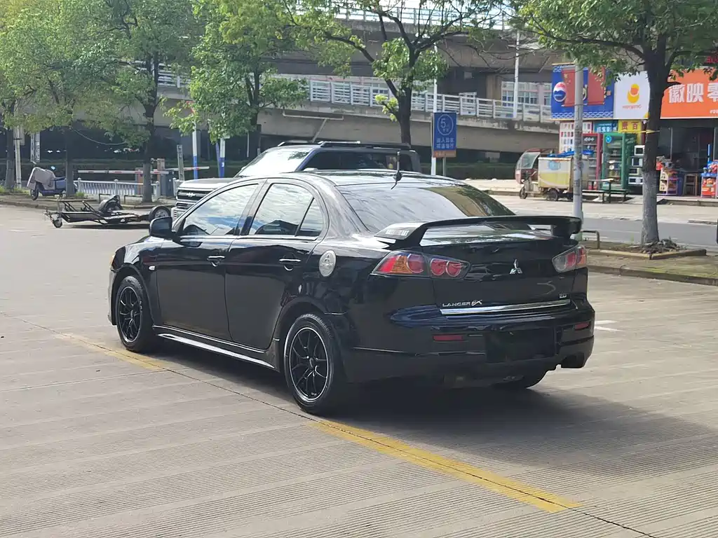 Mitsubishi Lancer EX — миниатюра 7