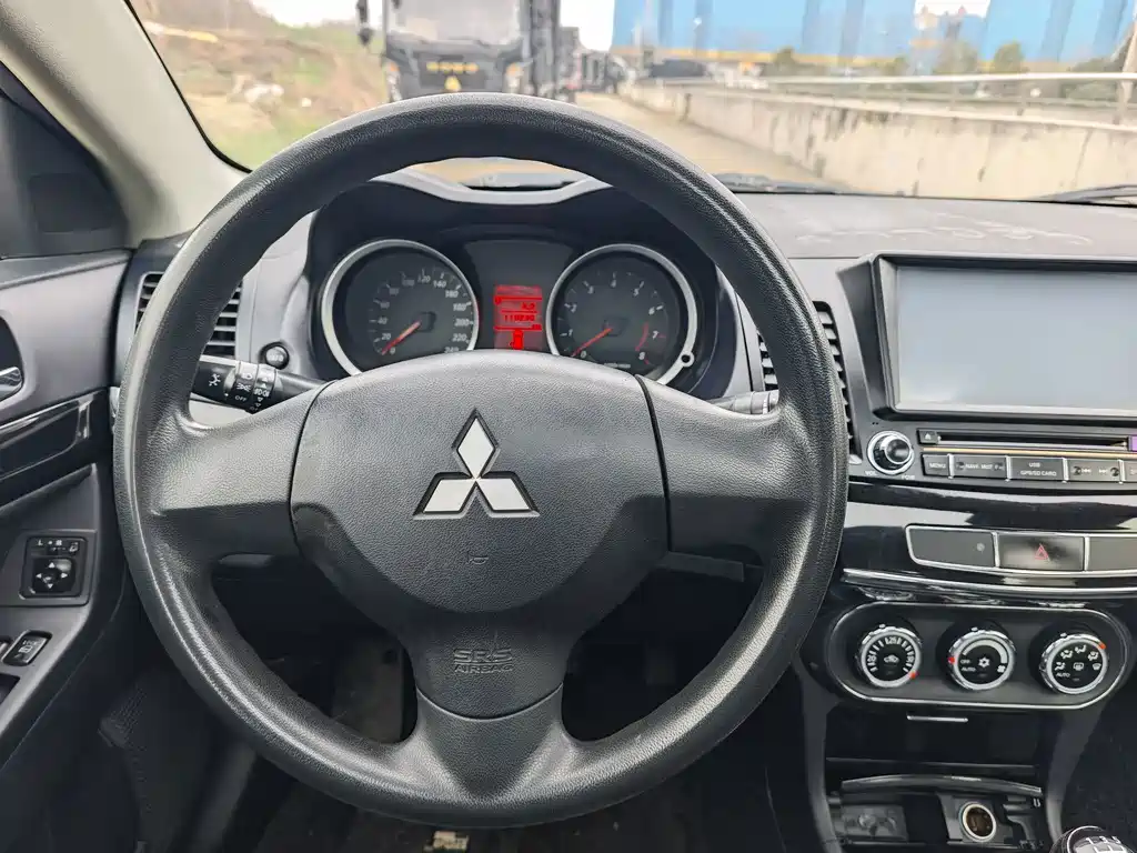 Mitsubishi Lancer EX — миниатюра 10