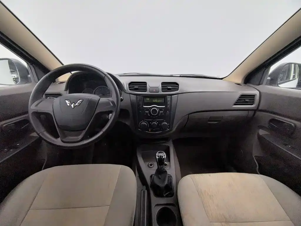 Wuling Hongguang — миниатюра 5