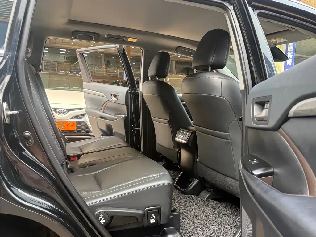 Toyota Highlander — фотографии объявления, Фото 17