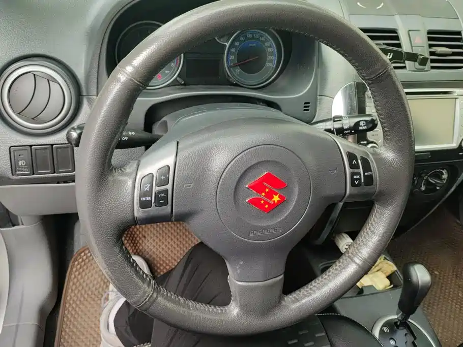Suzuki SX4 — миниатюра 15