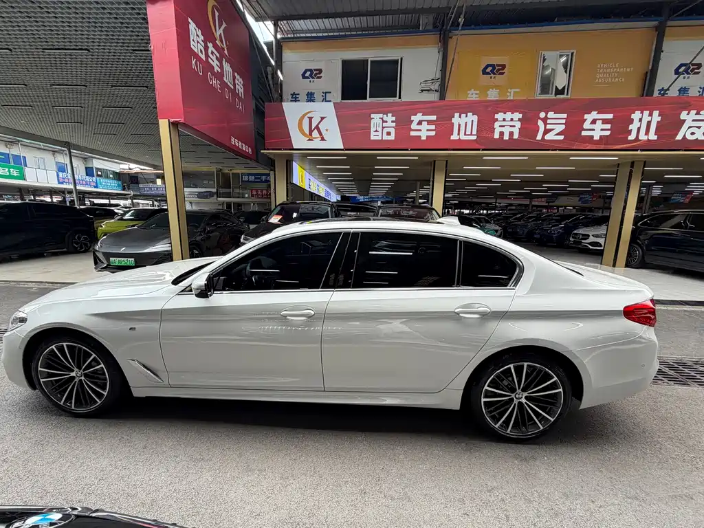 BMW 5 Series — миниатюра 2