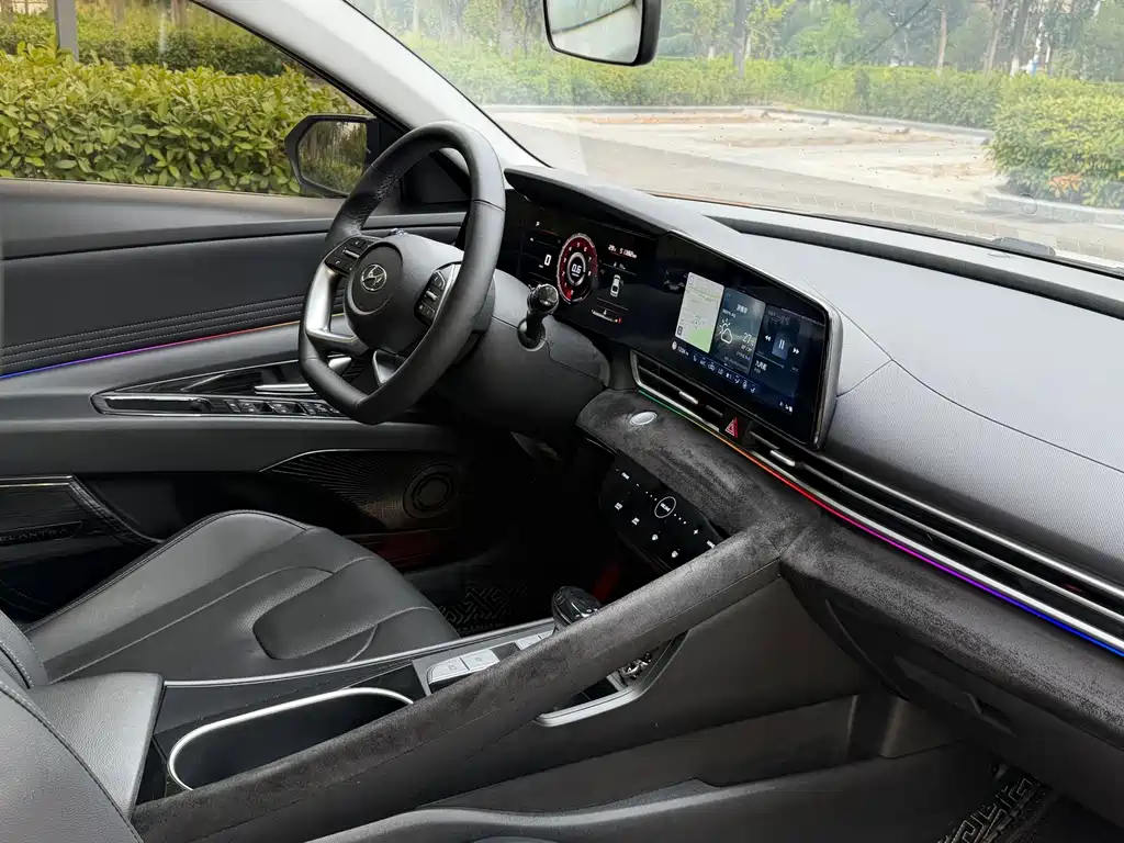 Hyundai Elantra — миниатюра 9