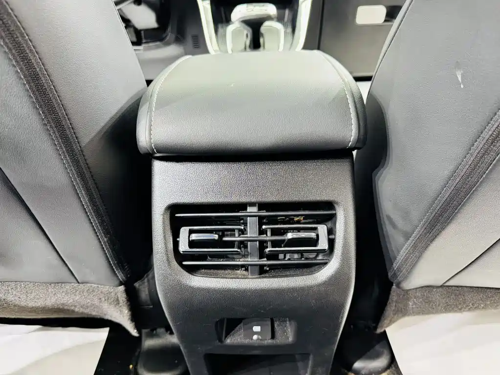 Haval M6 — миниатюра 12