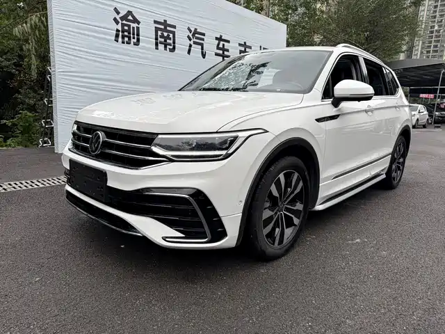 VOLKSWAGEN TIGUAN L 2022