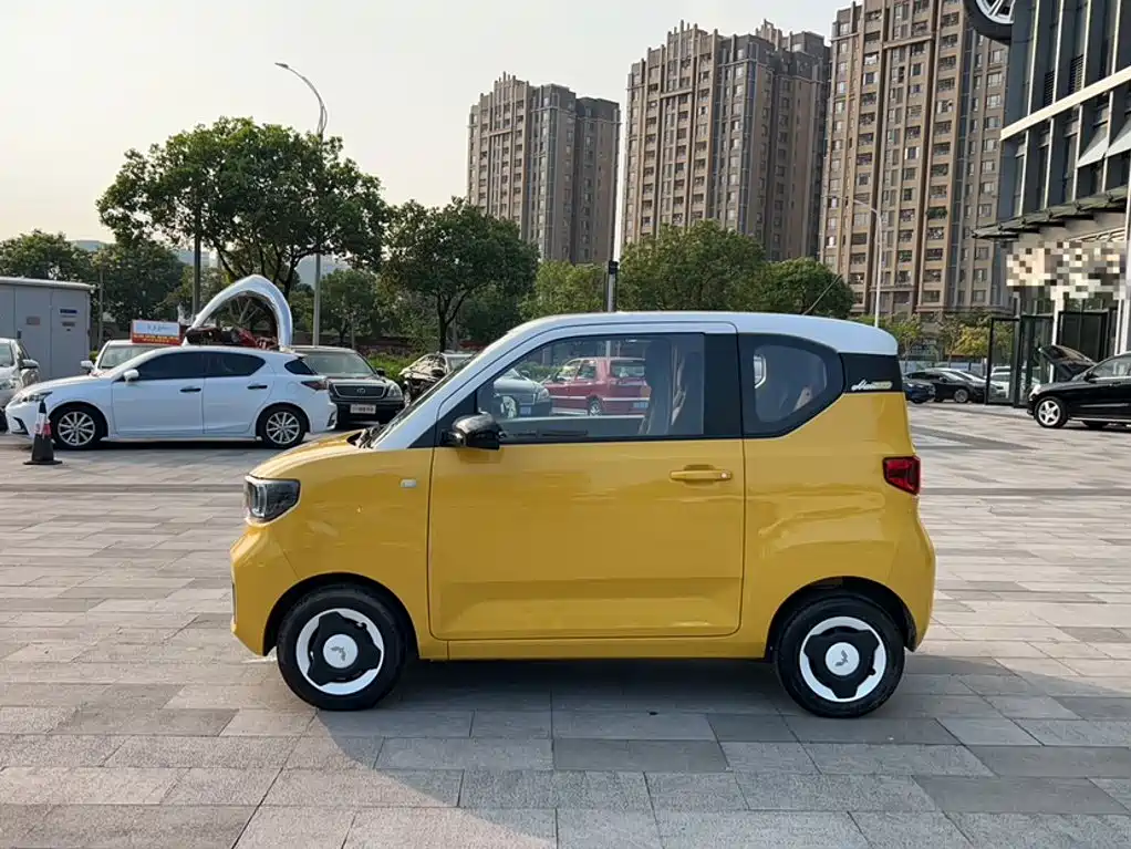 Wuling MINIEV — миниатюра 8