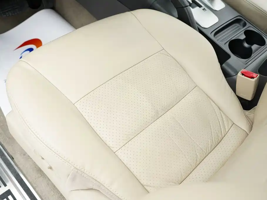 Mitsubishi Pajero — миниатюра 7