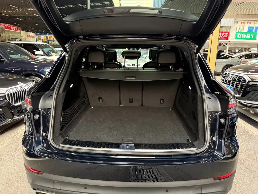 Porsche Cayenne — миниатюра 31