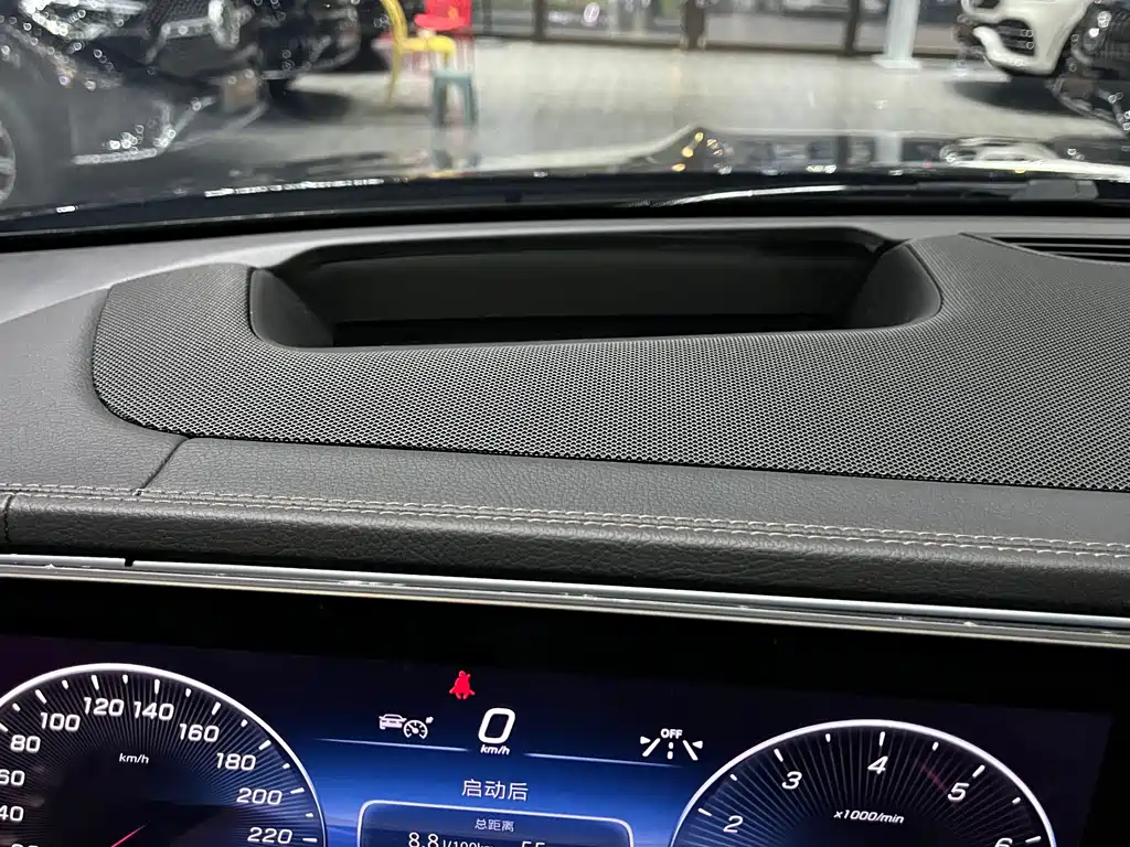 Mercedes-Benz GLE (Import) — миниатюра 23