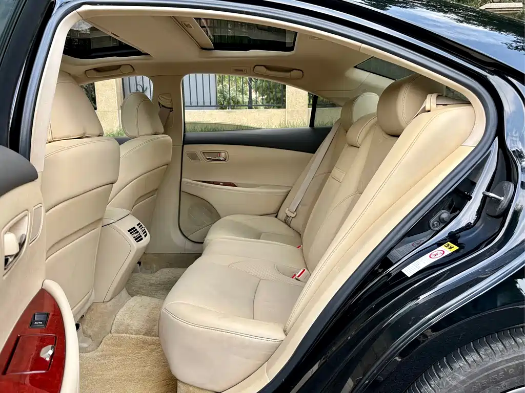 Lexus ES — миниатюра 13