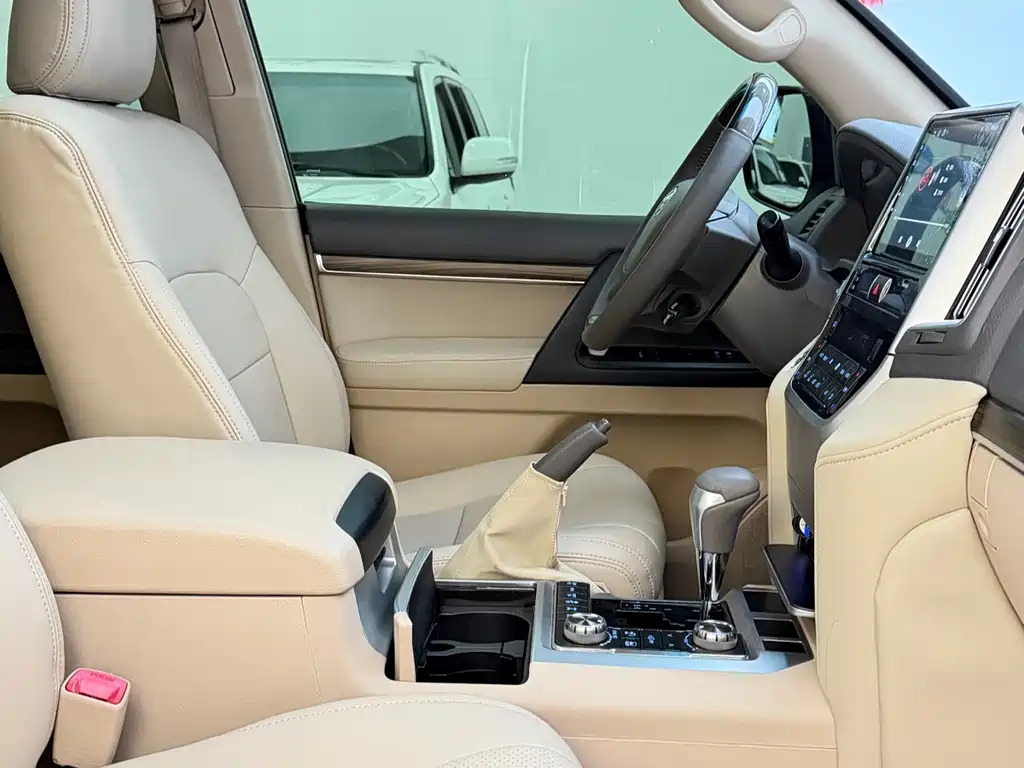 Toyota Land Cruiser 2012 4.0L AT VX