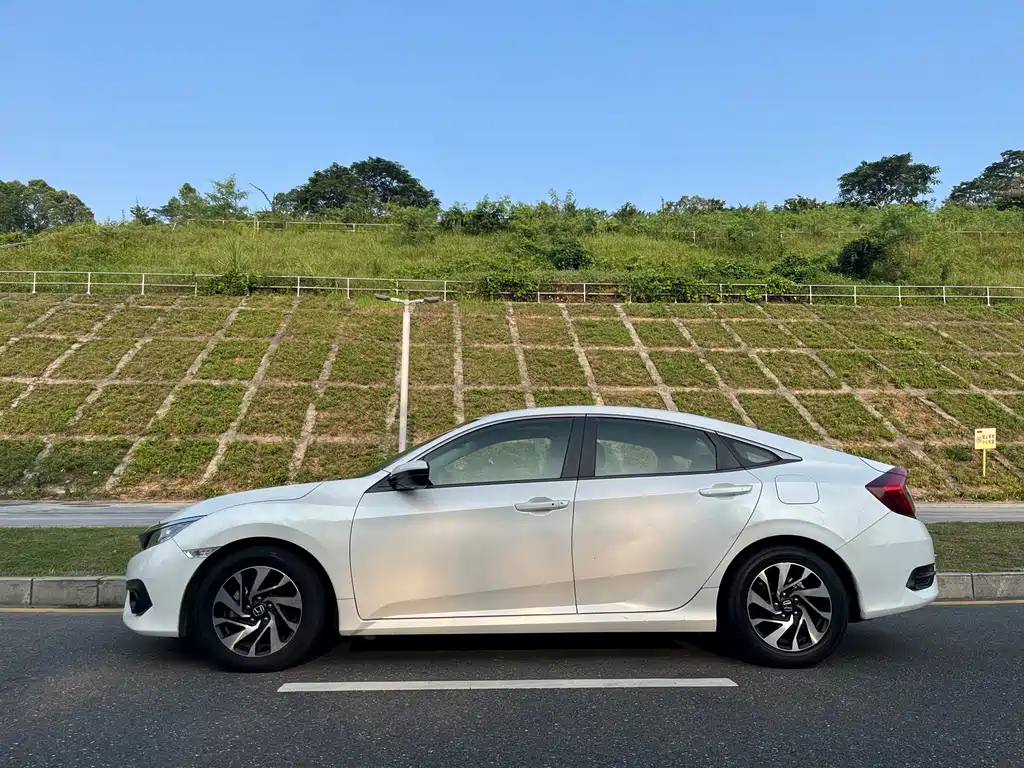Honda Civic — миниатюра 3