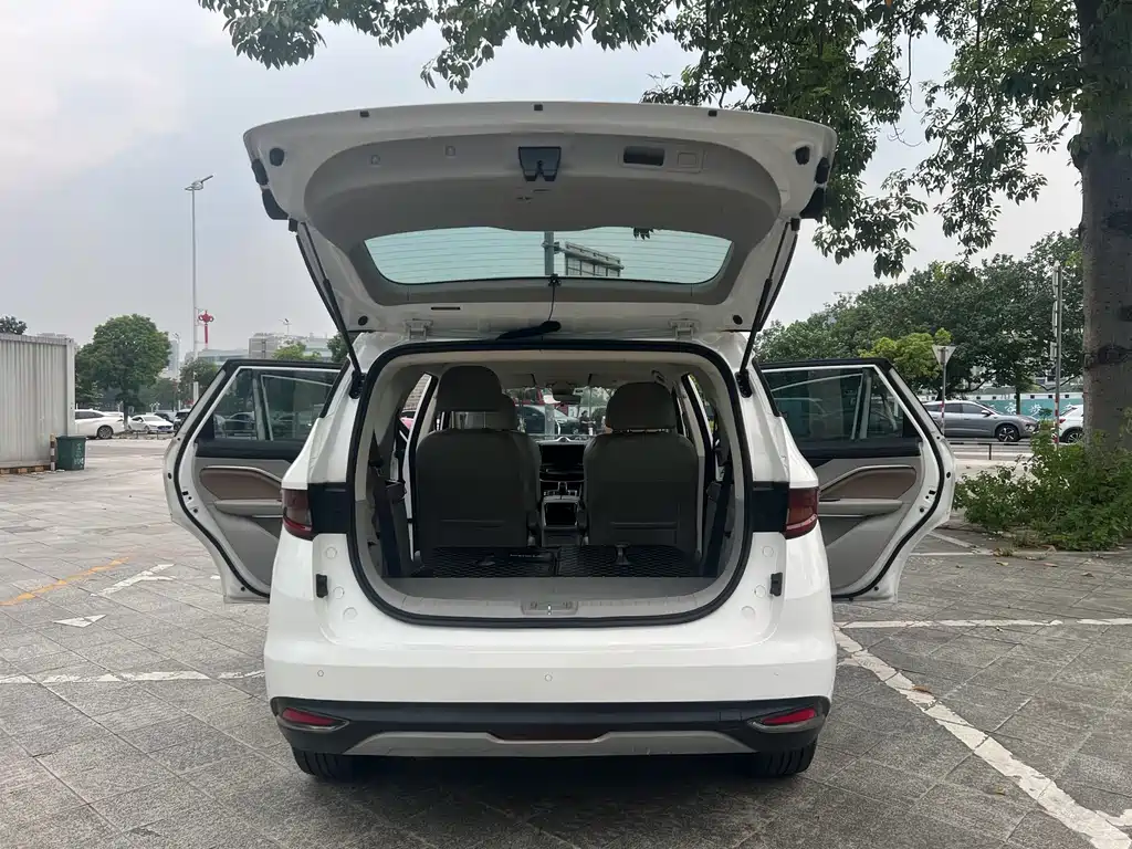 Geely Jia Ji — миниатюра 15