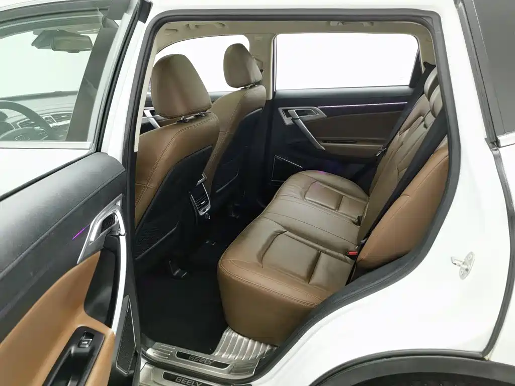 Geely Boyue — миниатюра 15