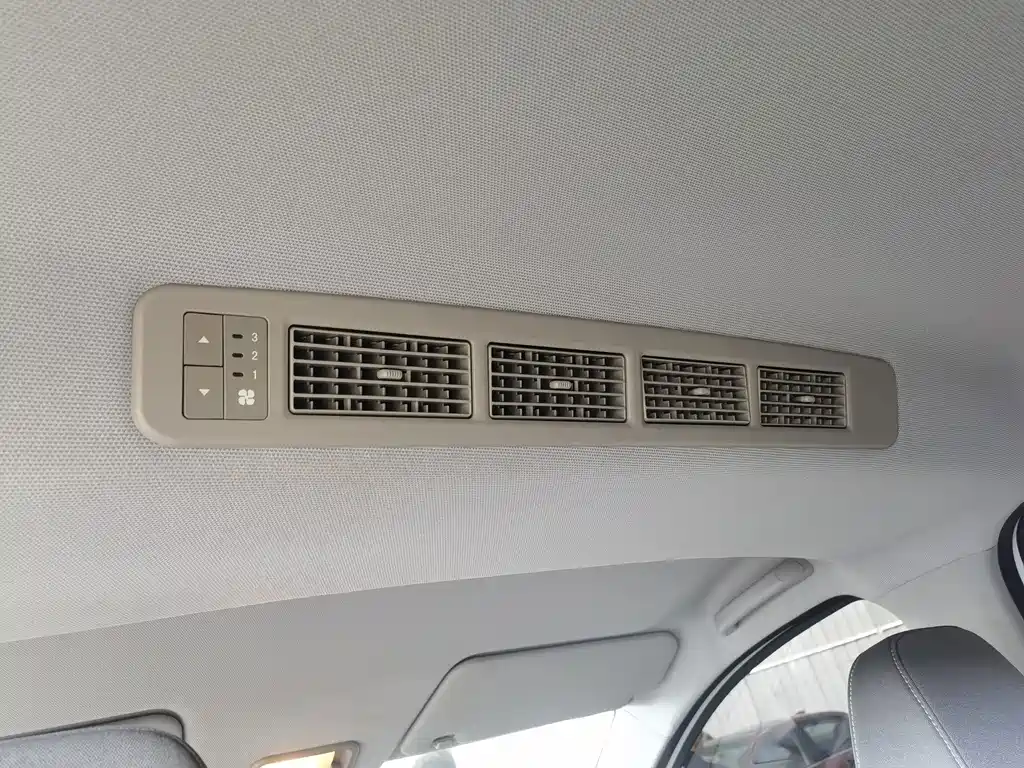 Wuling Hongguang EV — миниатюра 7