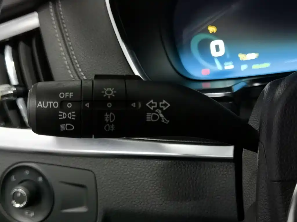 Roewe RX5 New Energy — миниатюра 21