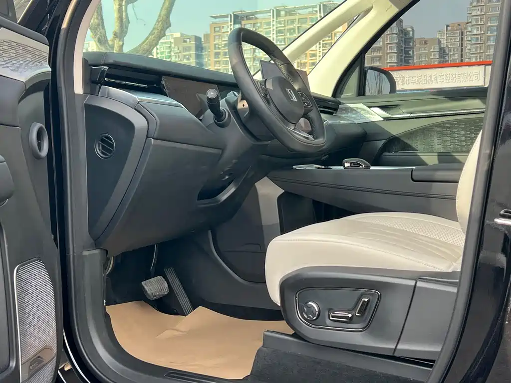 ZEEKR EXTREME KRYPTON 009