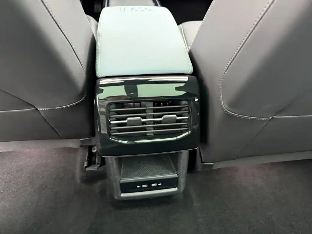 Volkswagen ID.4 X — миниатюра 9