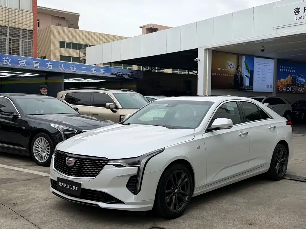 Cadillac CT4 2023