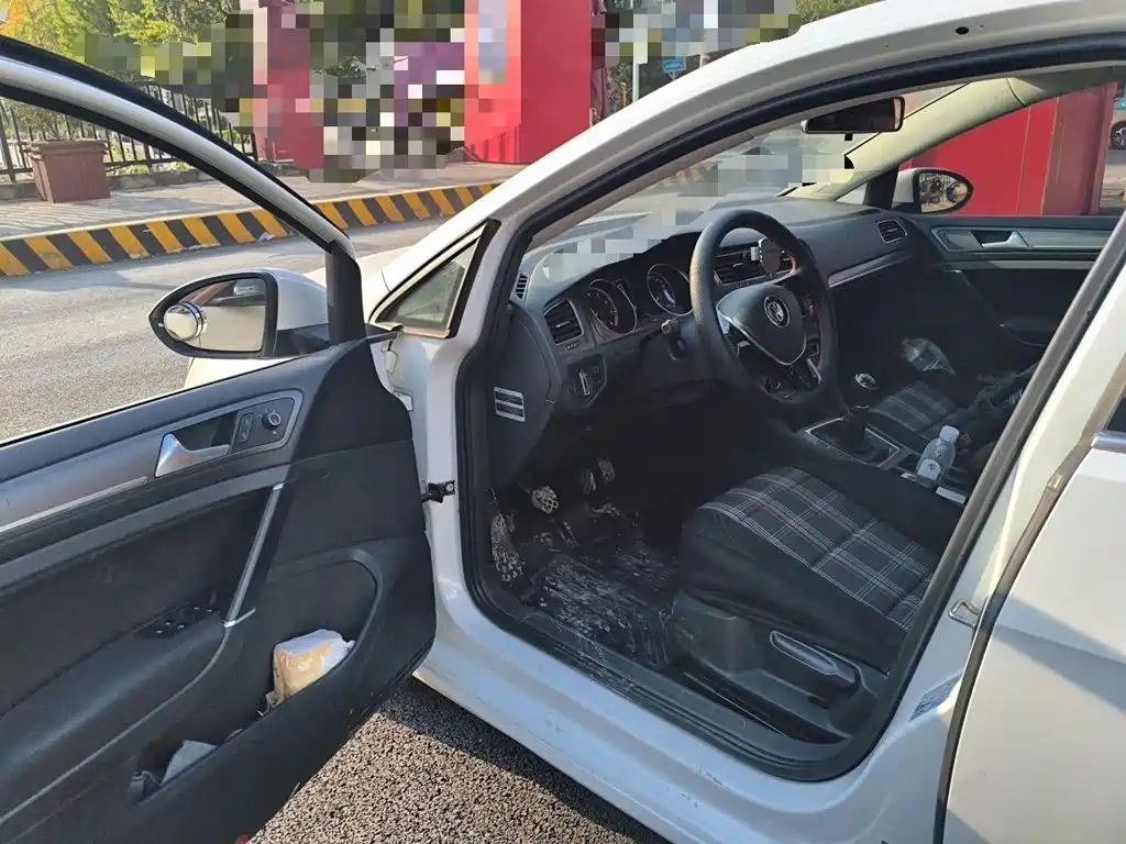 Volkswagen Golf — миниатюра 12