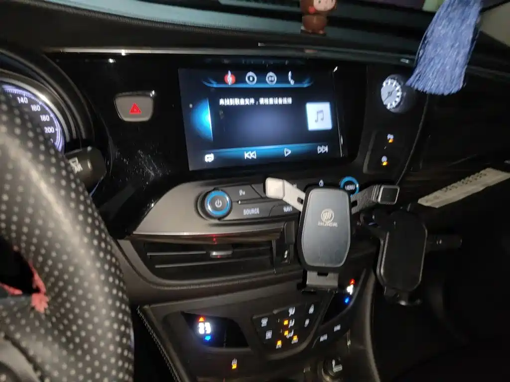 Buick Envision Plus — миниатюра 6