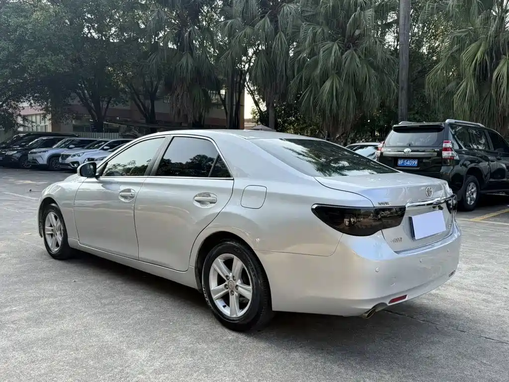 Toyota Reiz — миниатюра 9