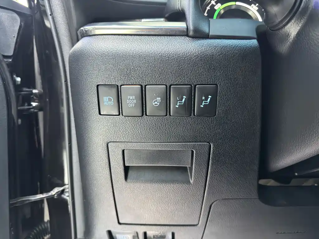 Toyota Vellfire — миниатюра 15
