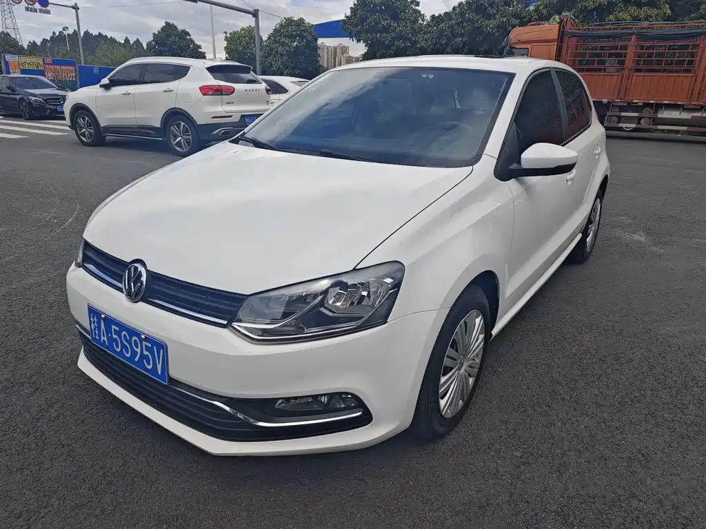 VOLKSWAGEN POLO