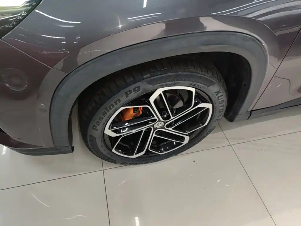 MG MG ONE — миниатюра 23