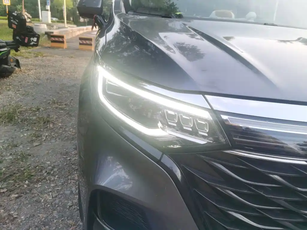 Roewe iMAX8 — миниатюра 7