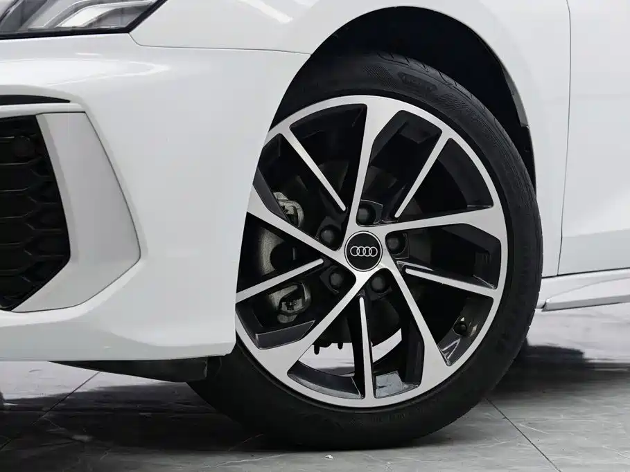 Audi A3 - фото 3