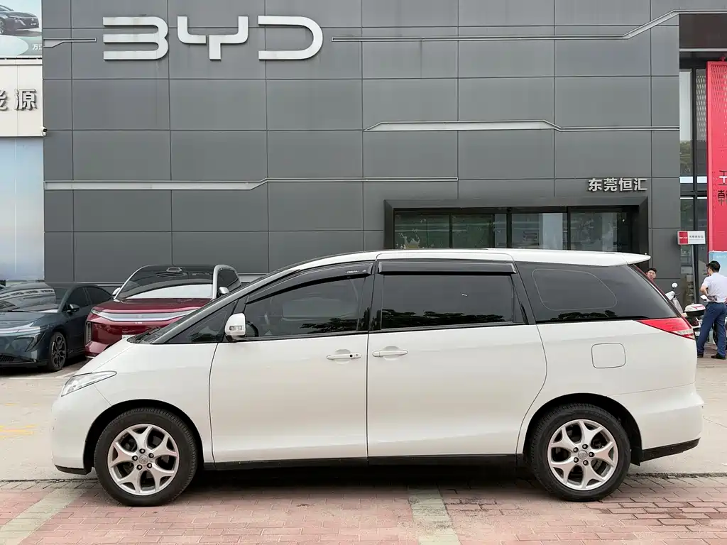 Toyota Previa — миниатюра 4