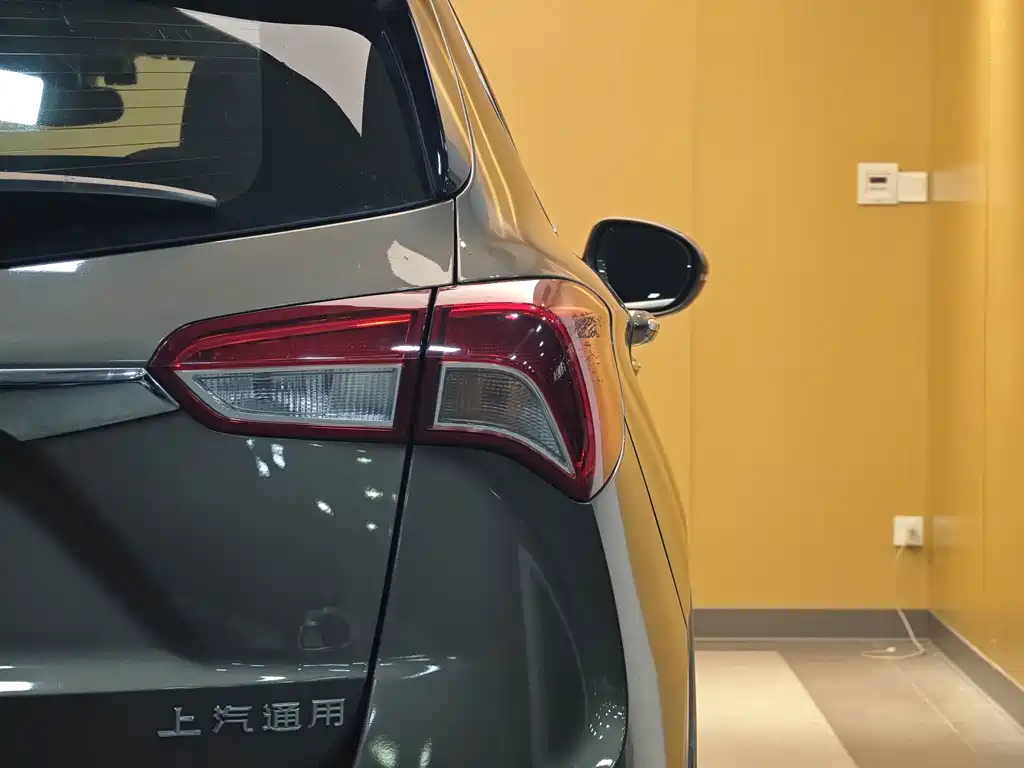 Buick Envision Plus — миниатюра 26