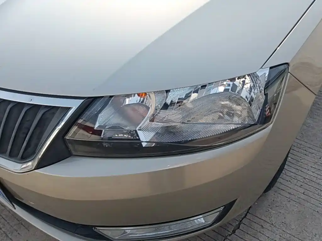Skoda Rapid — миниатюра 24