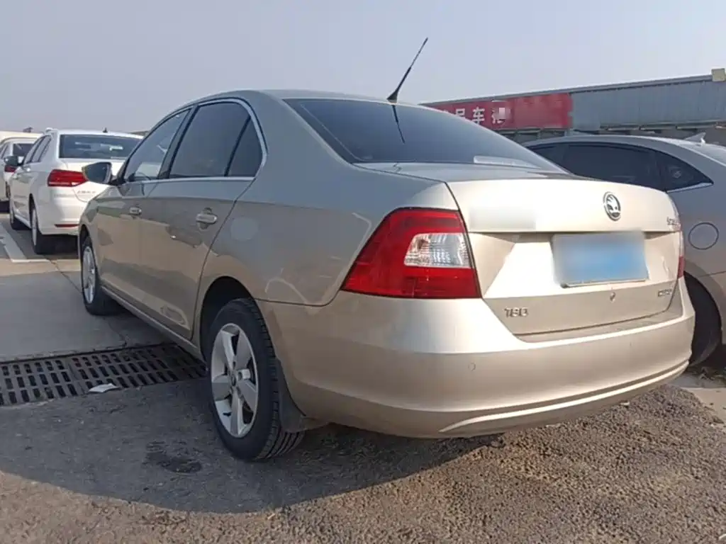 Skoda Rapid — миниатюра 5